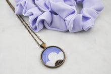 Ladda upp bild till gallerivisning, Wildflower Necklace Purple Medium
