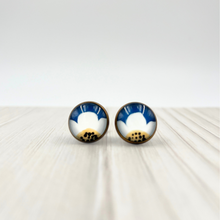 Ladda upp bild till gallerivisning, Wildflower Studs Admiral Blue
