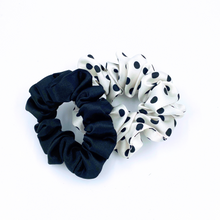 Ladda upp bild till gallerivisning, Scrunchie Black Satin
