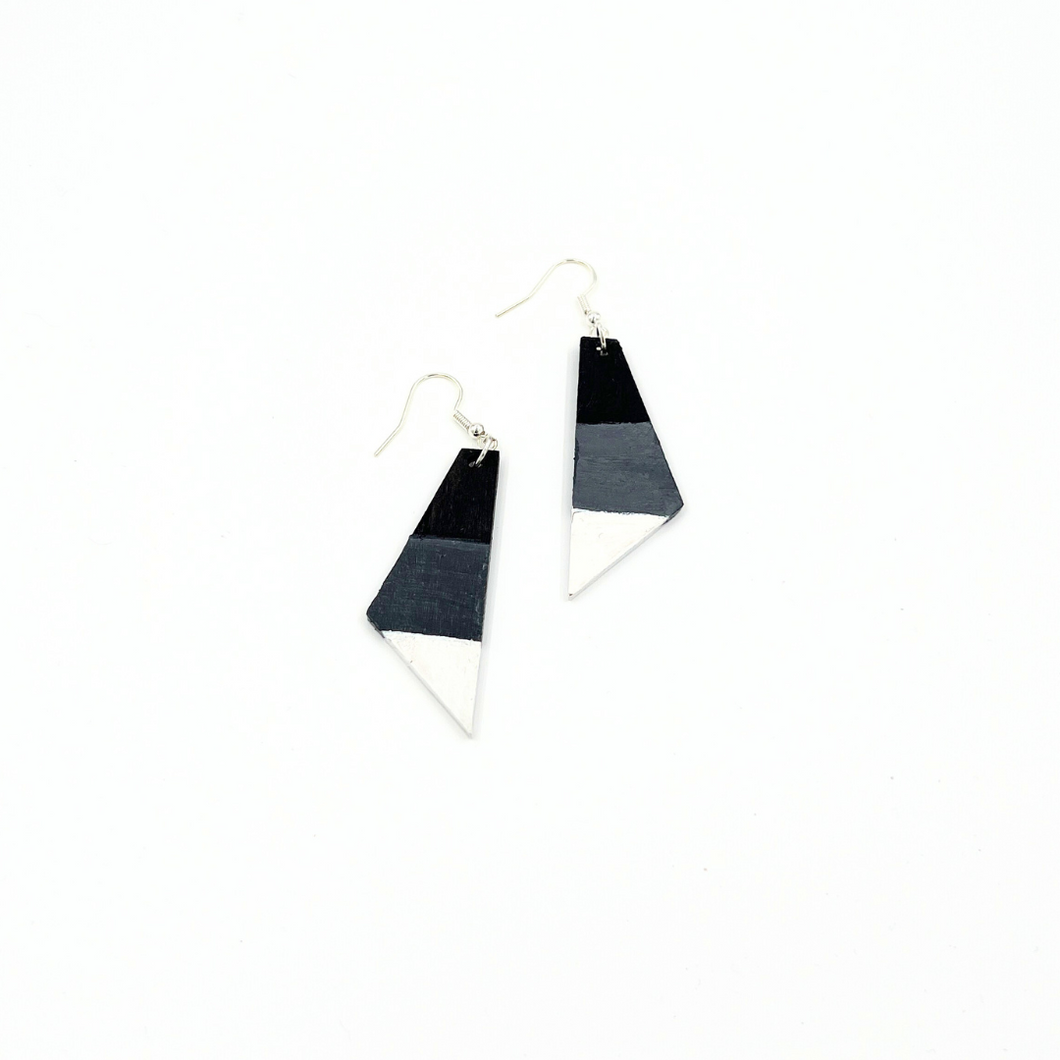 Wood Earring Scale Blackgrey