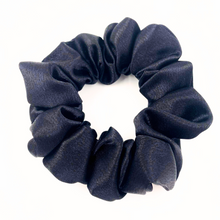 Ladda upp bild till gallerivisning, Scrunchie Black Satin
