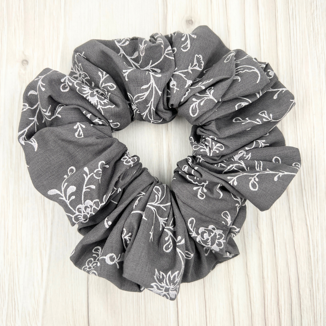 Foral Harmony scrunchie grey