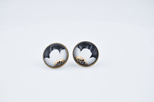 Ladda upp bild till gallerivisning, Wildflower Studs Earring Black
