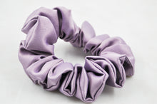 Ladda upp bild till gallerivisning, Scrunchie Pastel Lavender Purple Satin
