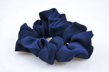 Ladda upp bild till gallerivisning, Scrunchie, Marinblue
