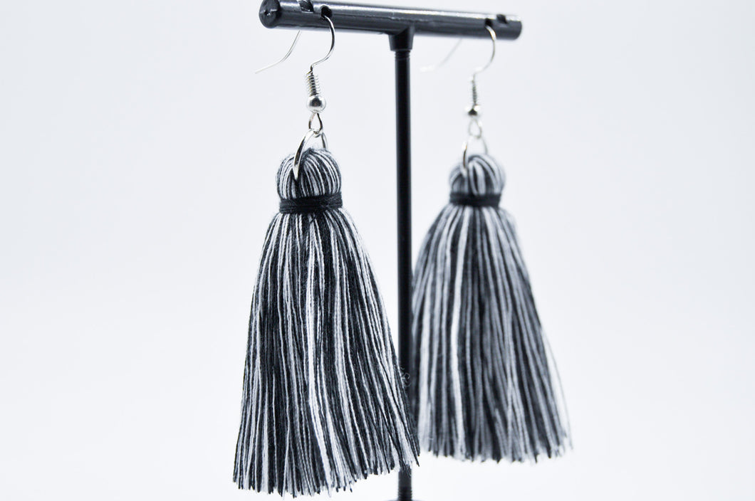 Tassel black/ white