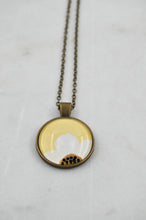 Ladda upp bild till gallerivisning, Wildflower Necklace Light Yellow Large
