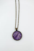 Ladda upp bild till gallerivisning, Stargaze Necklace Medium Aubergine
